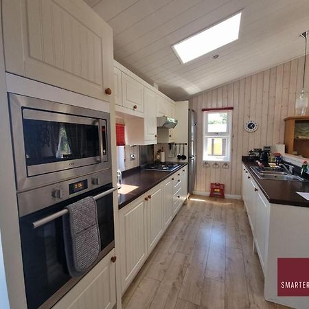 Milford On Sea - 4 Bedroom Lodge In Shorefield Country Park מראה חיצוני תמונה